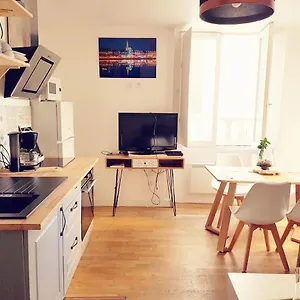 Intramuros 30m2 Entièrement Rénové Appartement